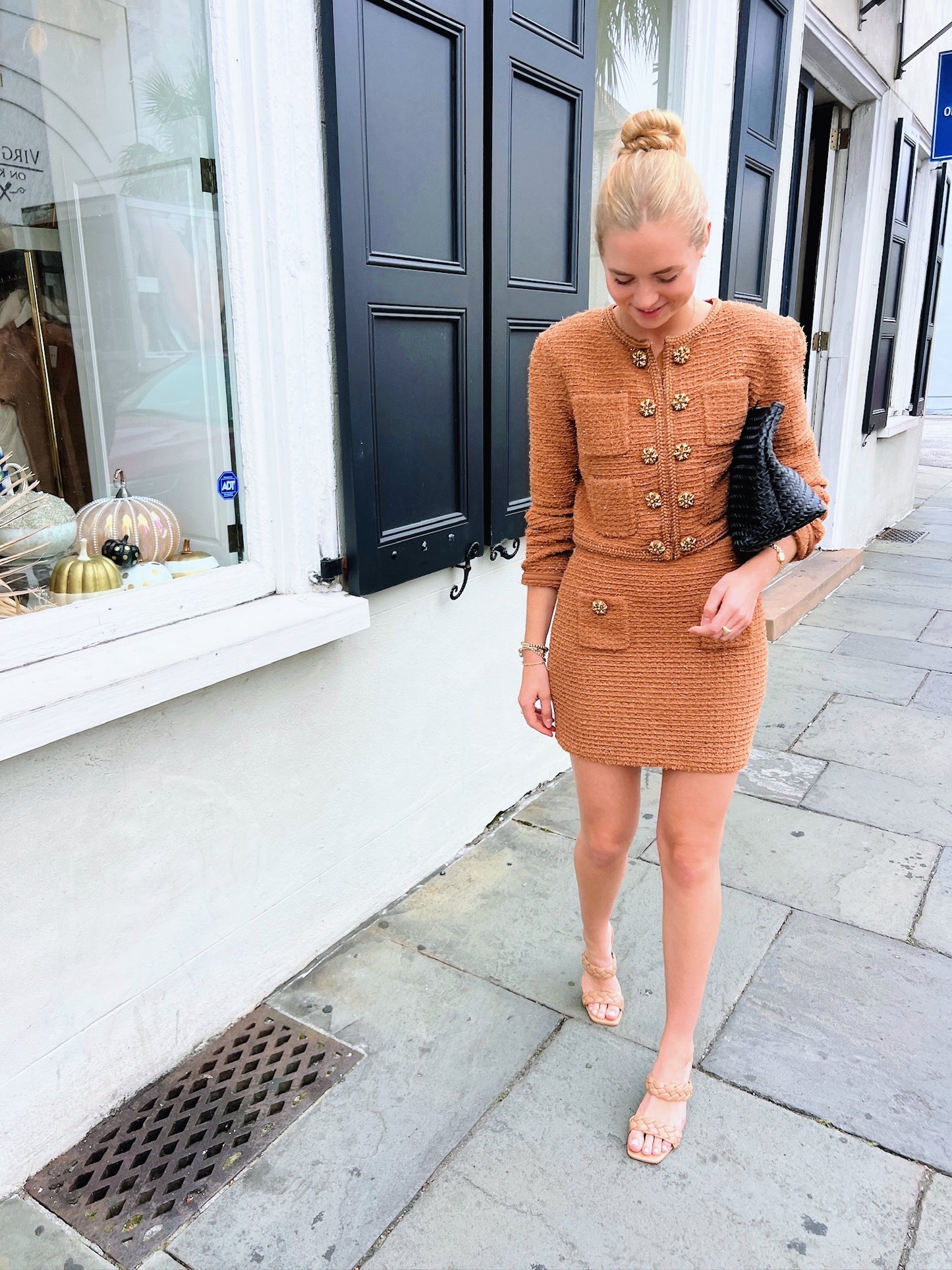 Brown textured mini skirt