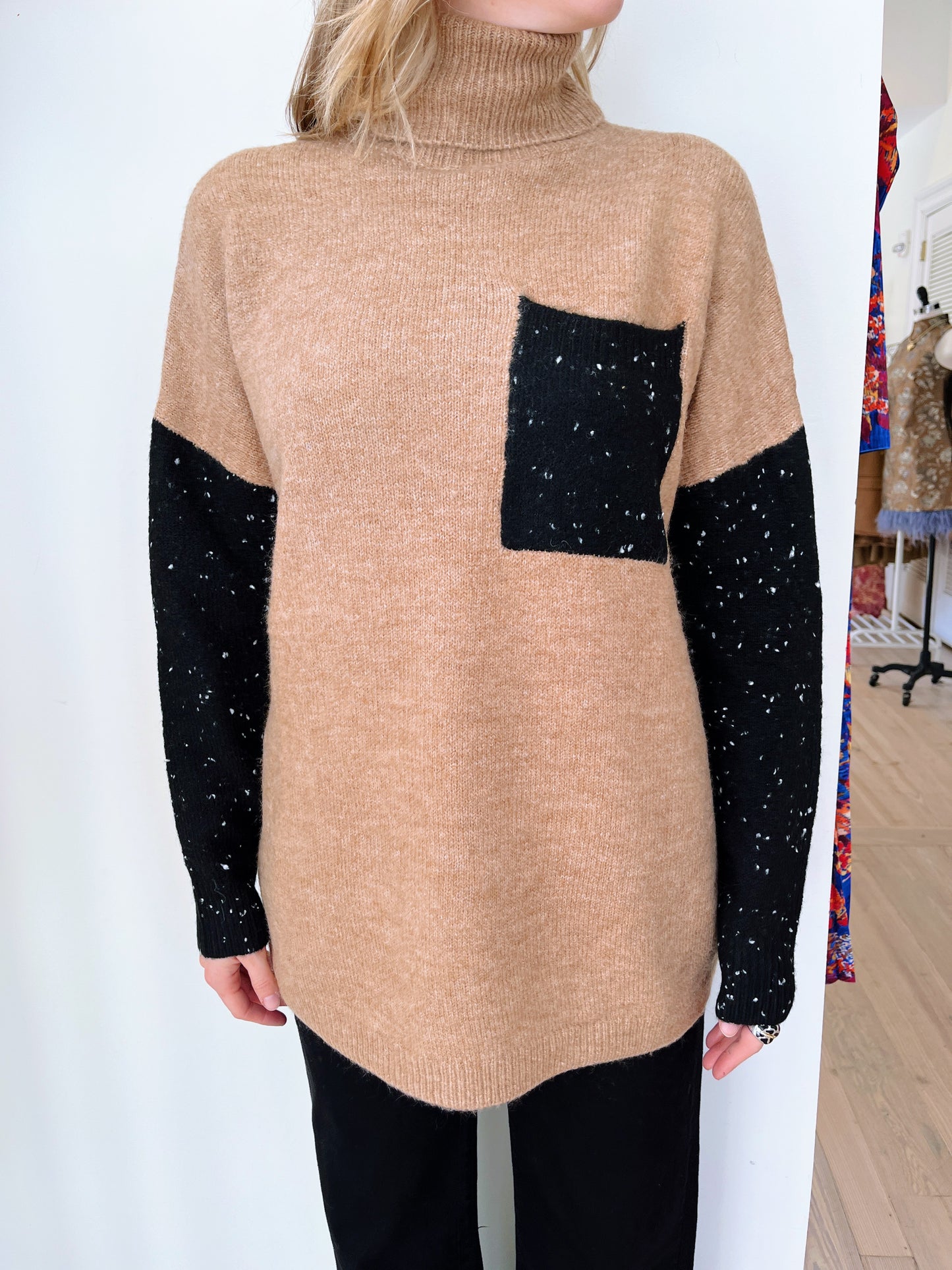 Camel pocket sweater